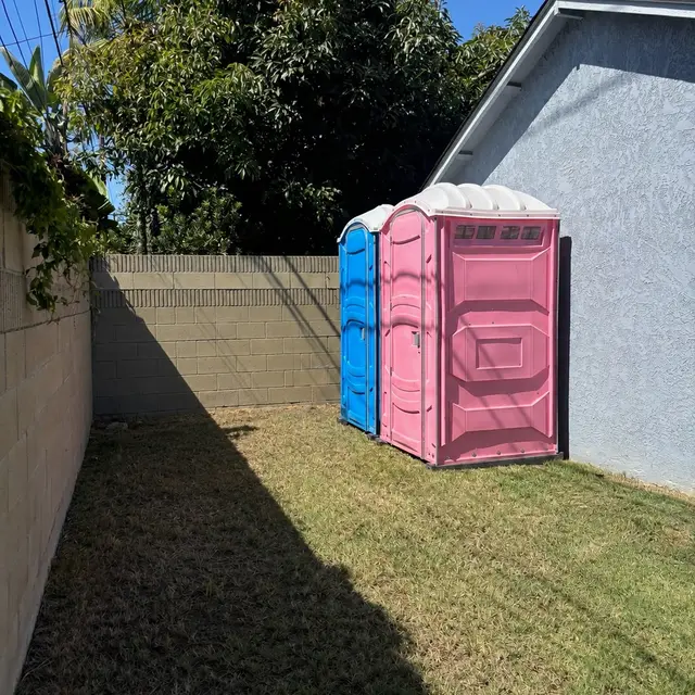 Portable toilet unit example